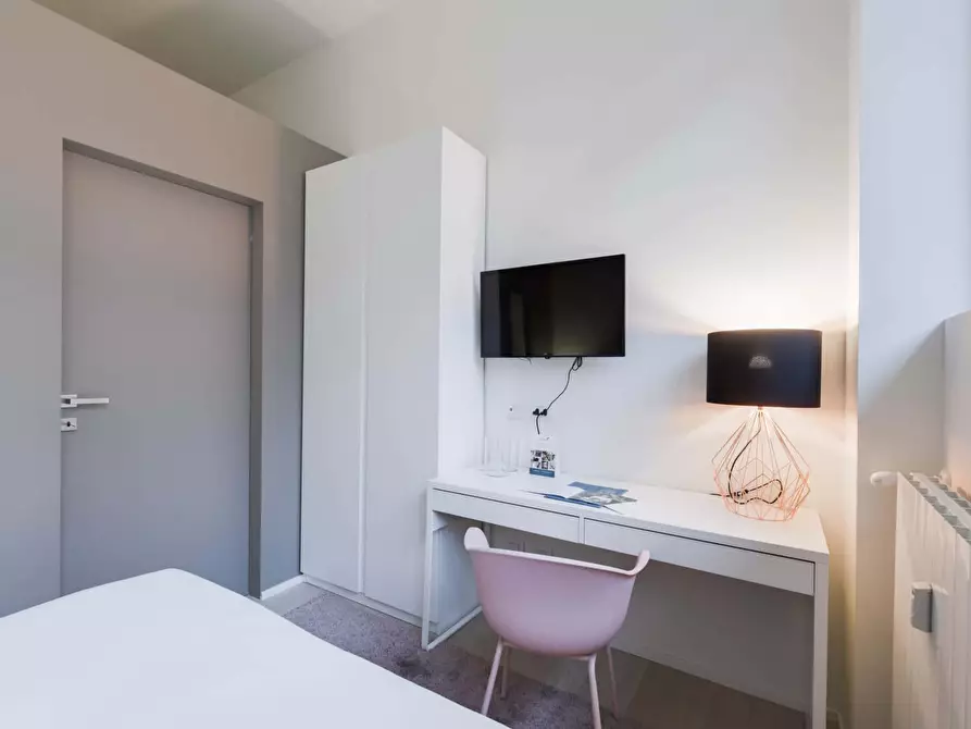 Immagine 9 di Appartamento in affitto  in Viale Emilio Caldara30 a Milano