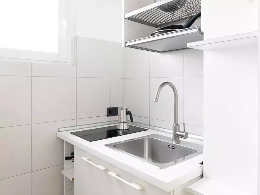 Immagine 30 di Appartamento in affitto  in Alzaia Naviglio Pavese144 a Milano