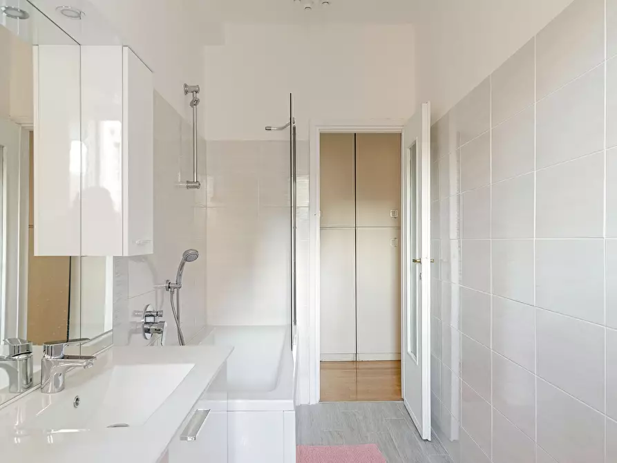 Immagine 10 di Camera in affitto  in Viale Carlo Troya2 a Milano