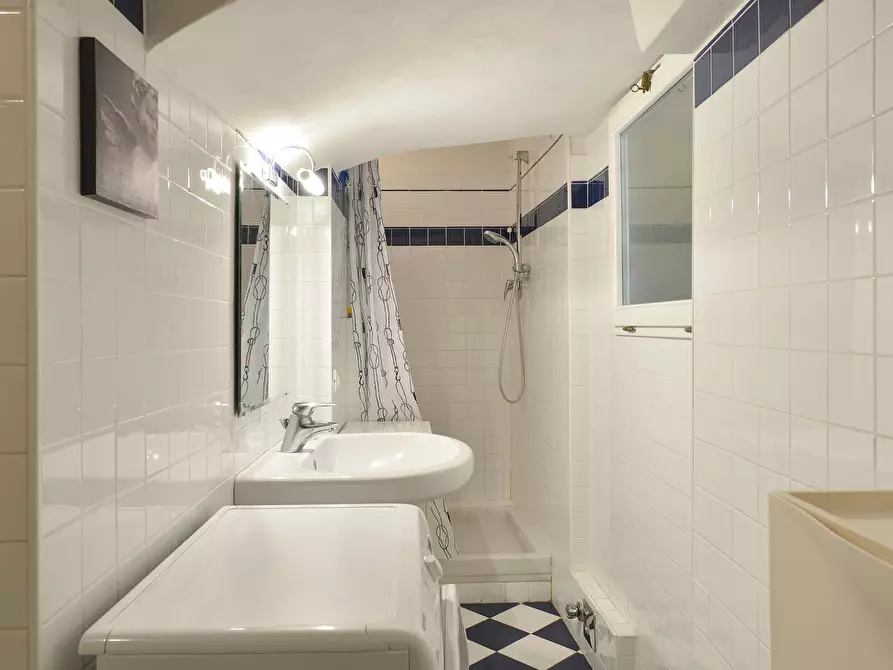 Immagine 13 di Appartamento in affitto  in Via Miramonte1 a Bologna