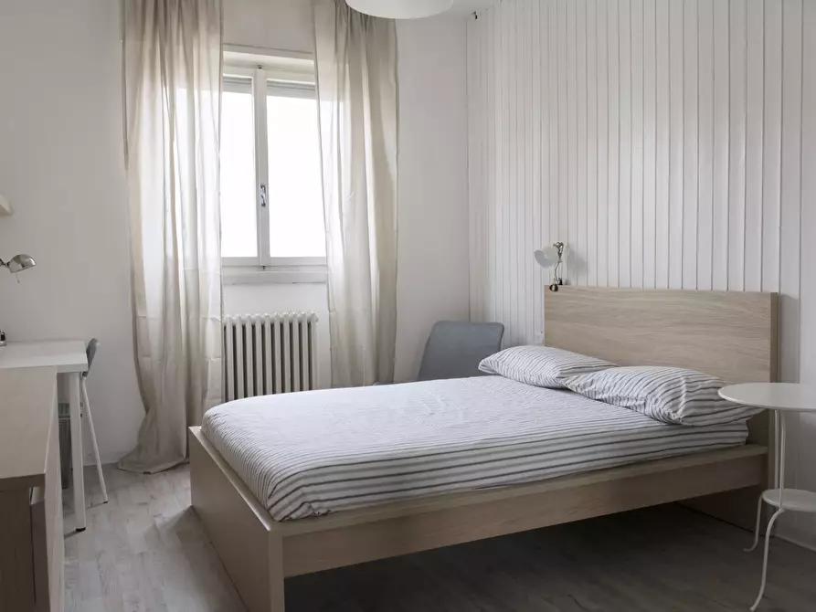 Immagine 2 di Camera in affitto  in Via Federico Engels8 a Milano