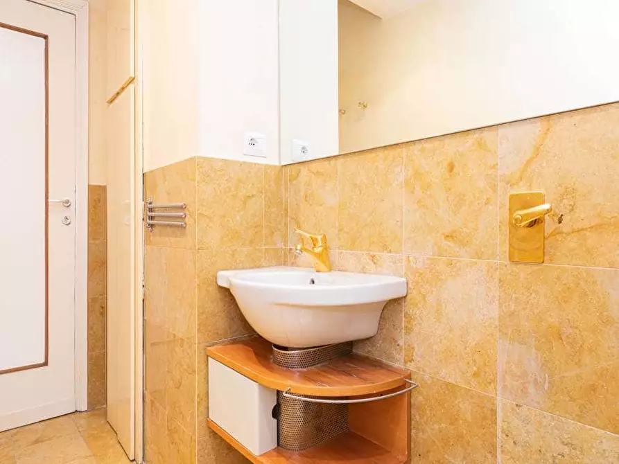 Immagine 39 di Camera in affitto  in Viale Emilio Caldara46 a Milano