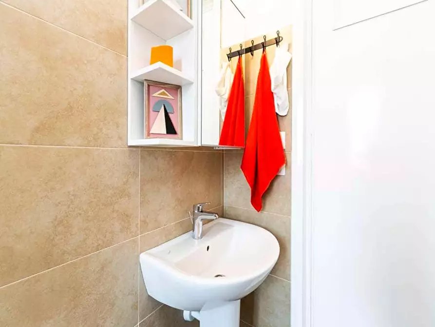 Immagine 8 di Camera in affitto  in Viale Beatrice D'Este4 a Milano