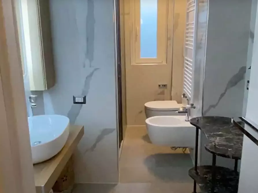 Immagine 12 di Appartamento in affitto  in Via Donatello32 a Milano