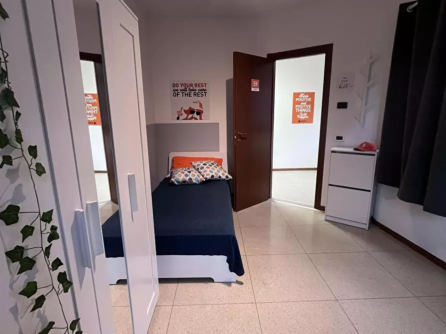 Immagine 3 di Camera in affitto  in Via del Brennero136 a Trento