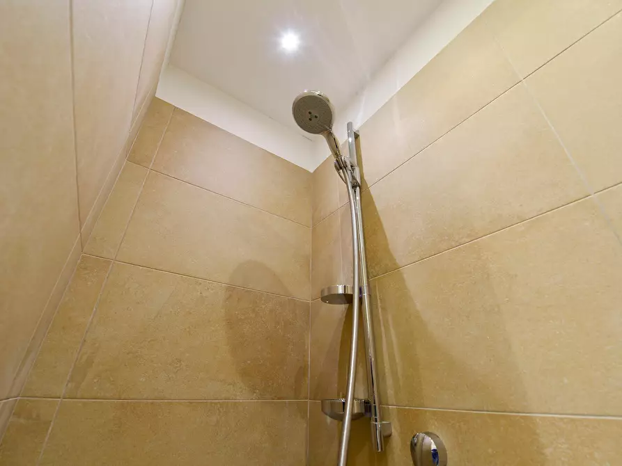 Immagine 15 di Appartamento in affitto  in Galleria del Toro3 a Bologna