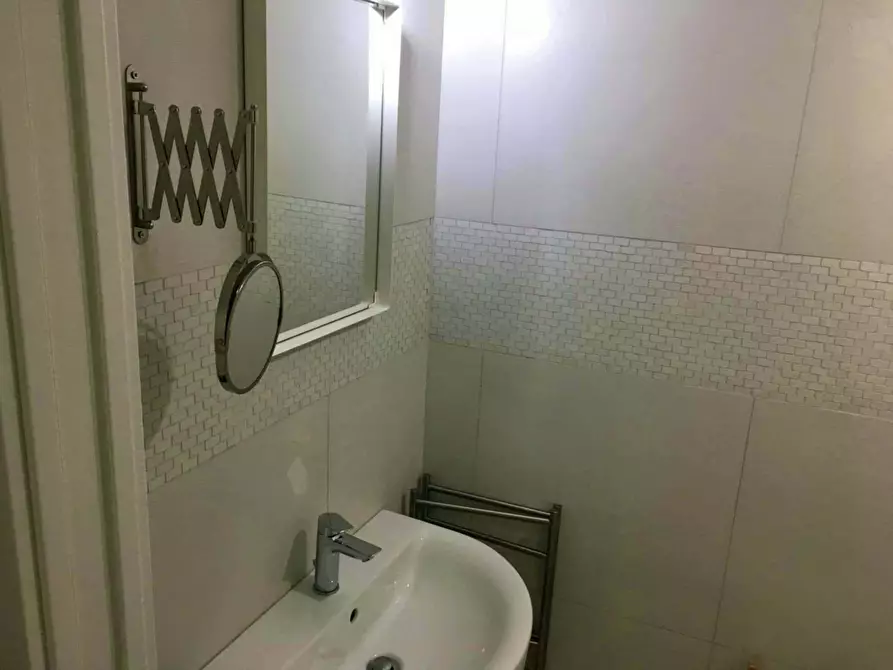 Immagine 16 di Appartamento in affitto  in Via Luigi Mercantini a Milano