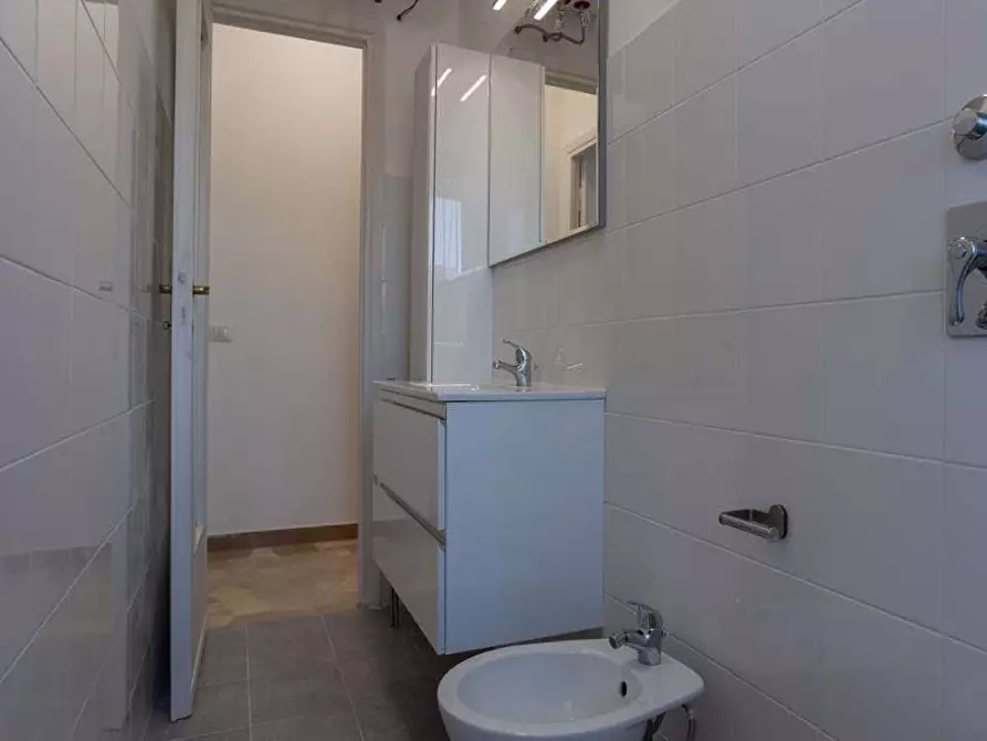 Immagine 43 di Camera in affitto  in Viale San Gimignano4 a Milano