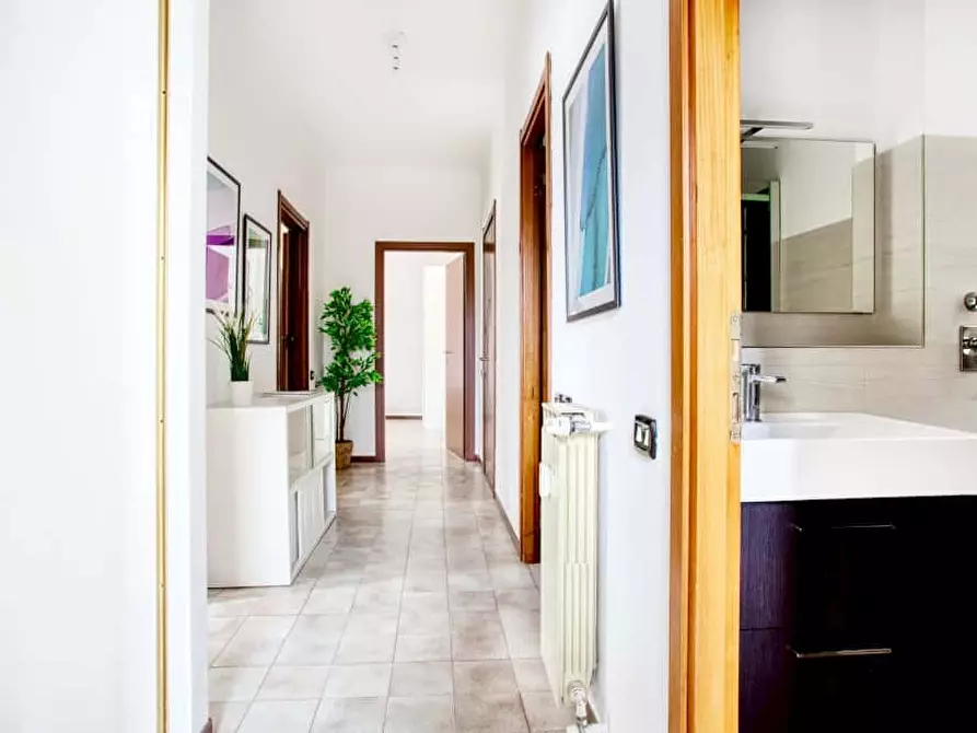 Immagine 21 di Camera in affitto  in Via Ronchi24 a Milano