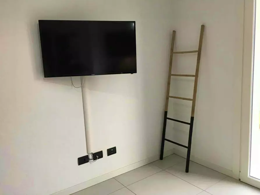 Immagine 6 di Appartamento in affitto  in Via Luigi Mercantini a Milano