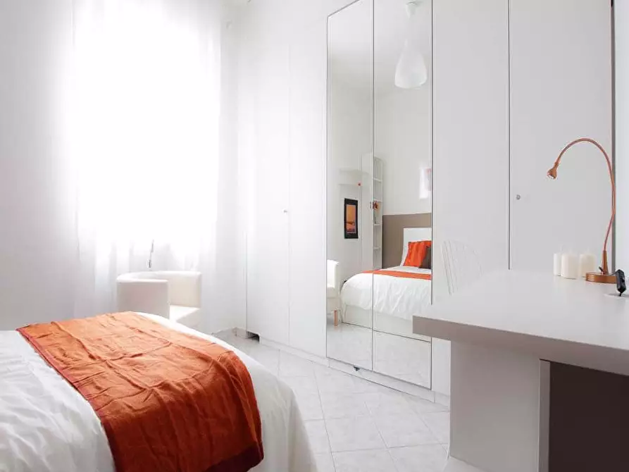 Immagine 3 di Camera in affitto  in Viale Ortles86 a Milano