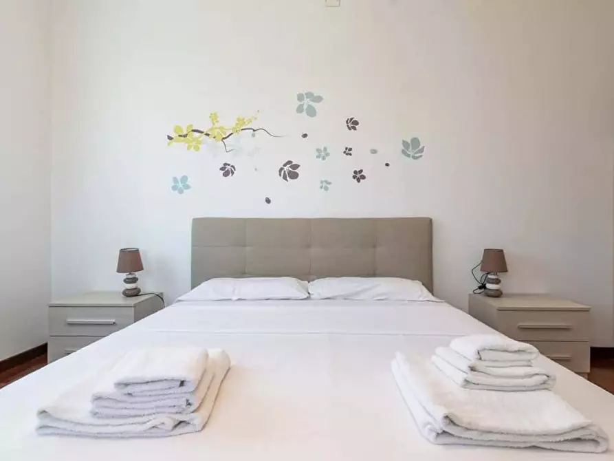 Immagine 29 di Appartamento in affitto  in Via Alcuino7 a Milano