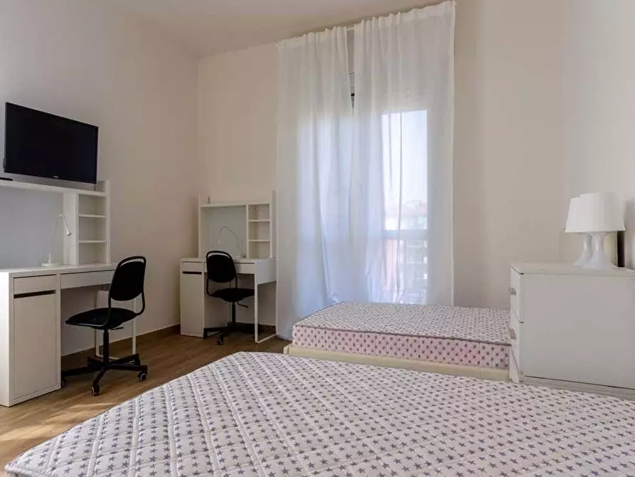 Immagine 5 di Camera in affitto  in Viale San Gimignano4 a Milano