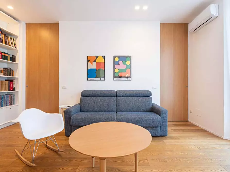 Immagine 47 di Appartamento in affitto  in Via Caccialepori41 a Milano