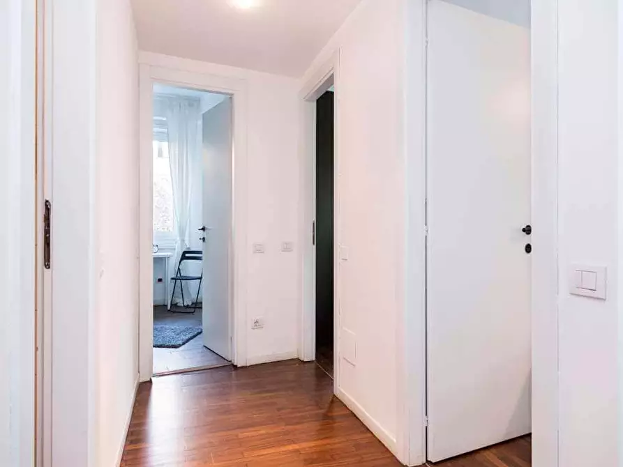 Immagine 48 di Camera in affitto  in Via Antonio Canova25 a Milano