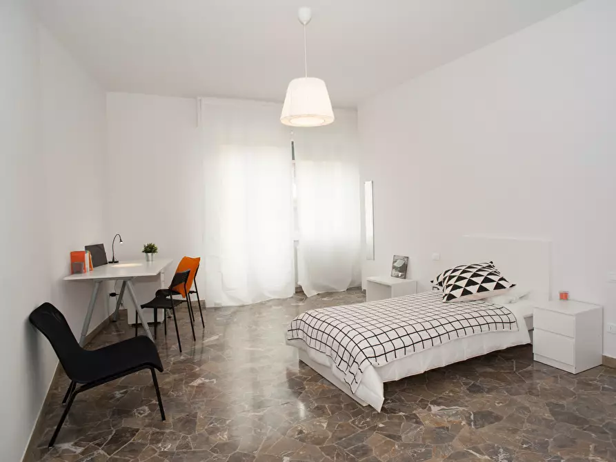 Immagine 2 di Camera in affitto  in Via Quintino Sella44 a Firenze