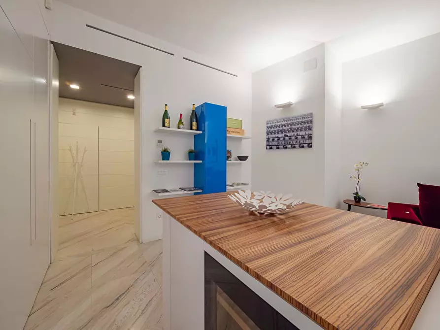 Immagine 29 di Appartamento in affitto  in Corso Europa10 a Milano