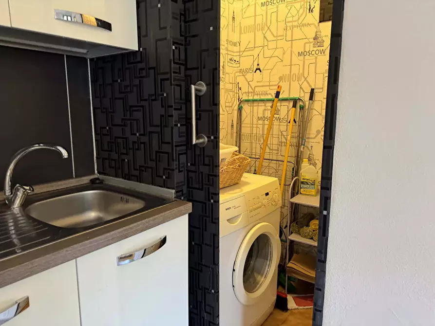 Immagine 9 di Appartamento in affitto  in Via Luigi Dottesio13 a Como