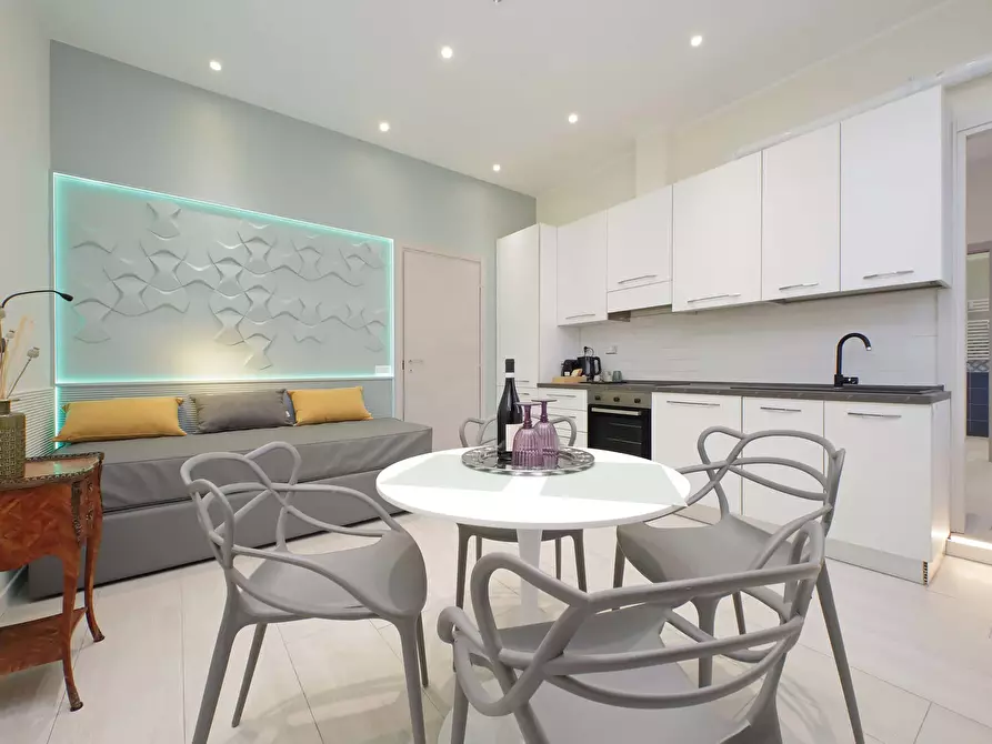 Immagine 1 di Appartamento in affitto  in Via Taranto93 a Roma