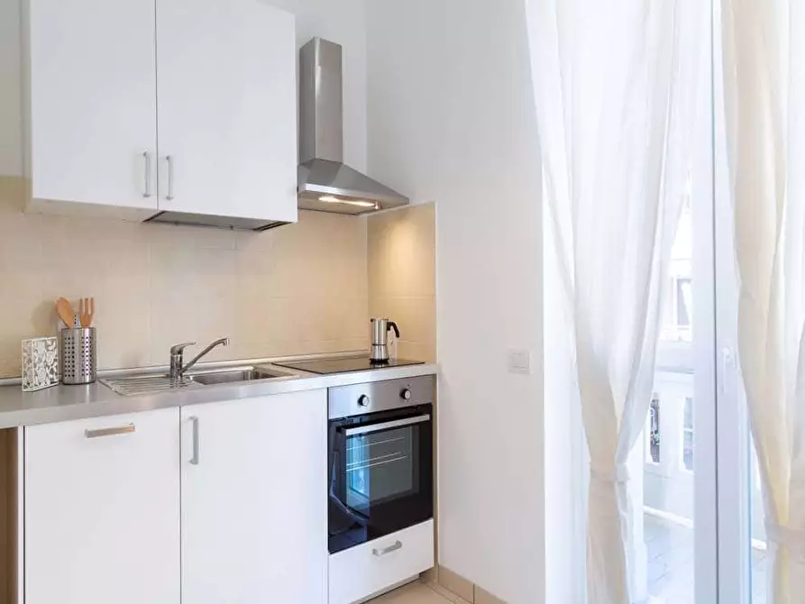 Immagine 14 di Camera in affitto  in Via Gardone5 a Milano