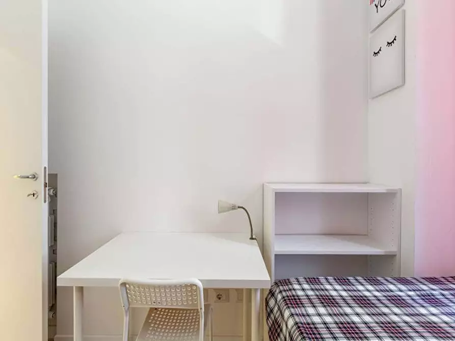 Immagine 4 di Camera in affitto  in Via Pantigliate6 a Milano