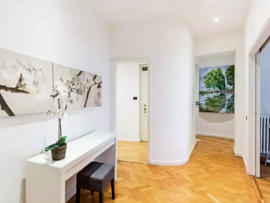 Immagine 13 di Appartamento in affitto  in Via Cesare Battisti13 a Milano