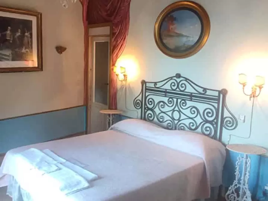 Immagine 1 di Camera in affitto  in Corso Caulino45 a Vico Equense