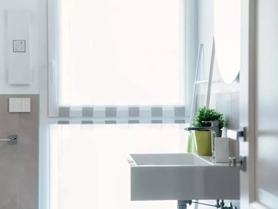 Immagine 38 di Appartamento in affitto  in Via Corrado e Giulio Venini a Como