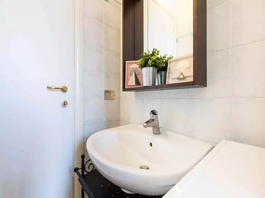 Immagine 26 di Camera in affitto  in Viale Emilio Caldara9 a Milano