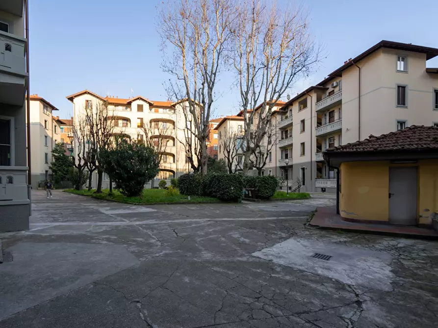 Immagine 27 di Appartamento in affitto  in Via Giovanni Pascoli4 a Milano