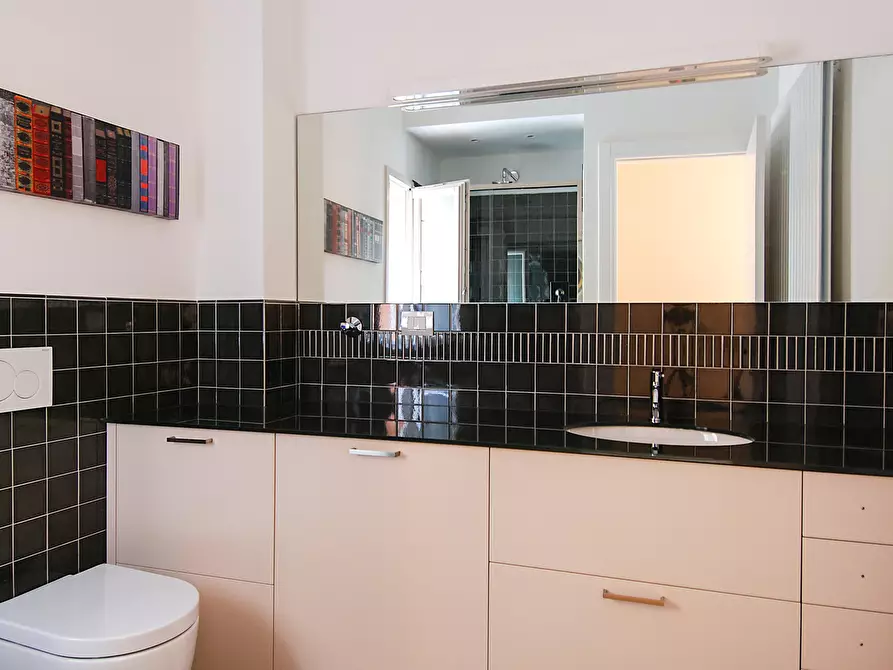 Immagine 7 di Appartamento in affitto  in Via Rizzoli18 a Bologna