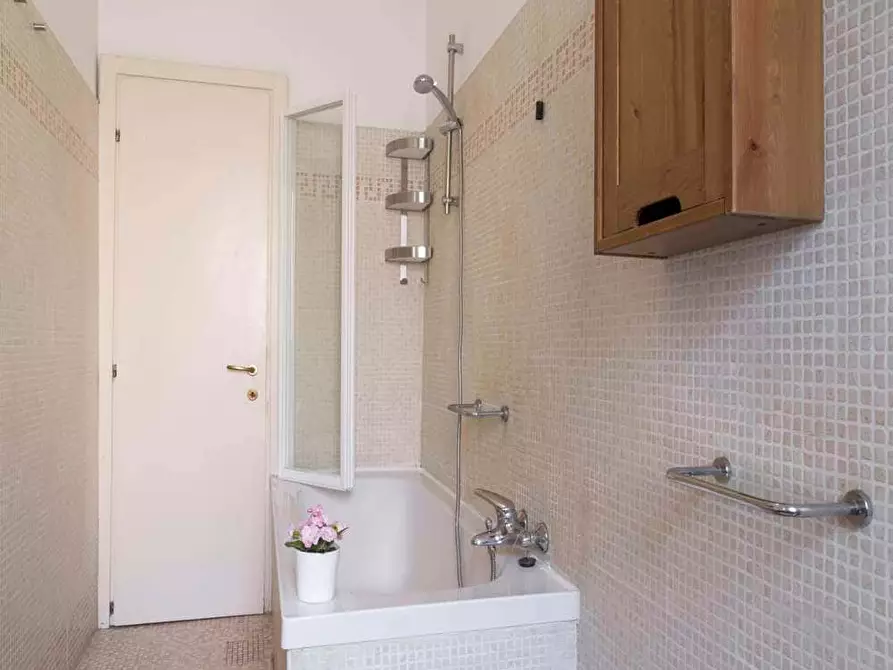 Immagine 18 di Camera in affitto  in Viale Coni Zugna27 a Milano