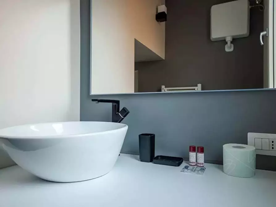 Immagine 18 di Appartamento in affitto  in Via della Commenda21 a Milano