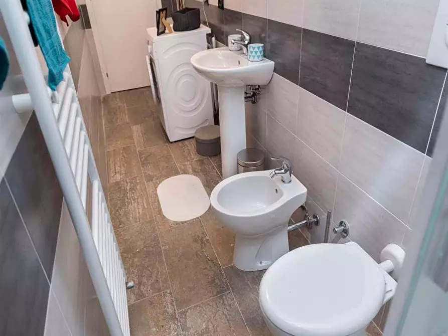 Immagine 58 di Camera in affitto  in Via Giulio Tarra1 a Milano