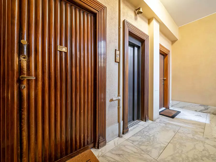 Immagine 31 di Appartamento in affitto  in Via Urbano III1 a Milano