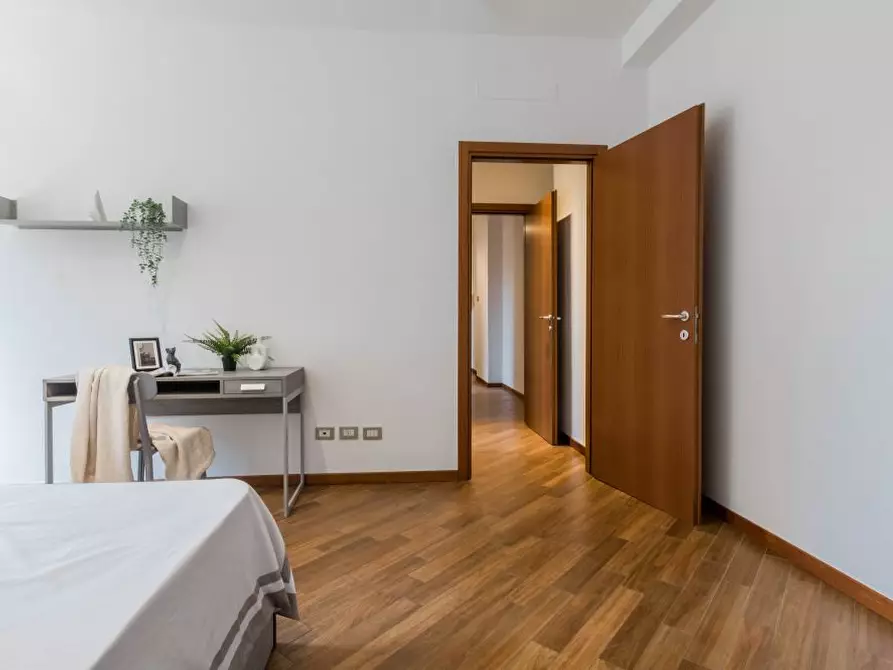 Immagine 3 di Camera in affitto  in Via Luciano Zuccoli19 a Milano