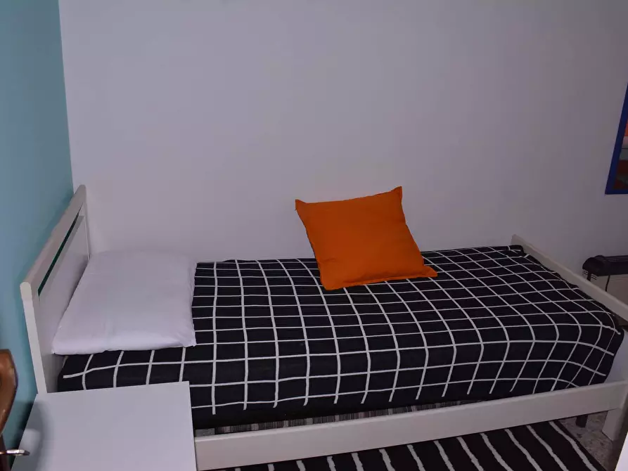 Immagine 2 di Camera in affitto  in Via dei Giudicati1 a Cagliari