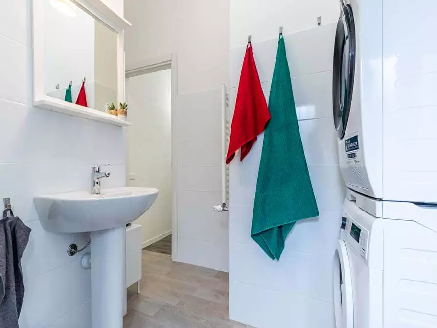 Immagine 13 di Camera in affitto  in Via Natale Battaglia27 a Milano