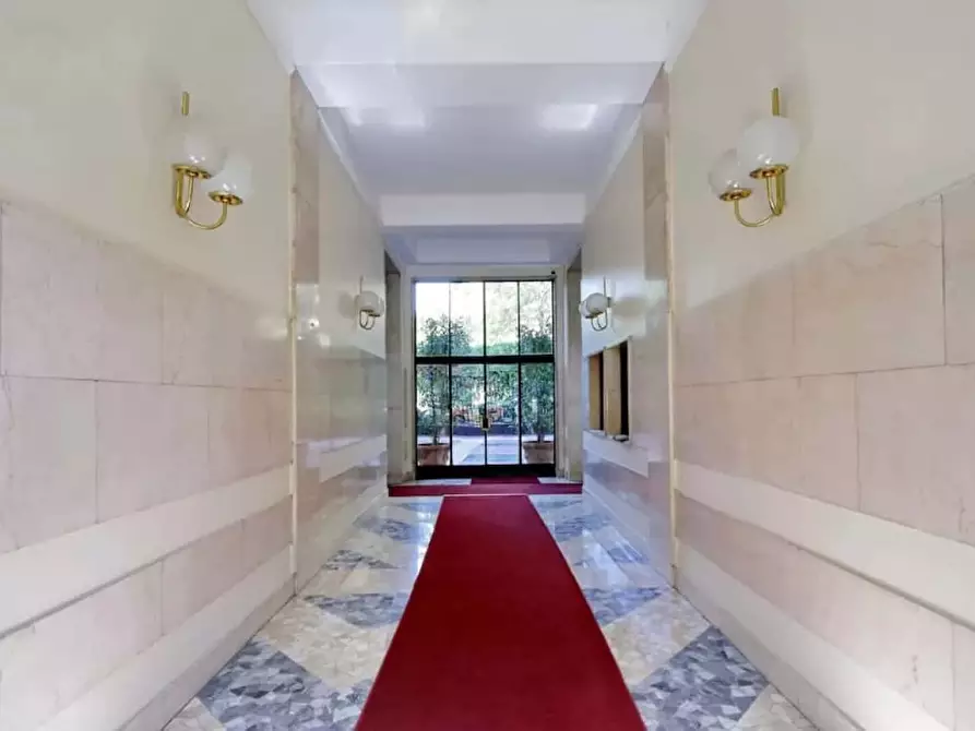 Immagine 43 di Appartamento in affitto  in Via Andrea Solari a Milano