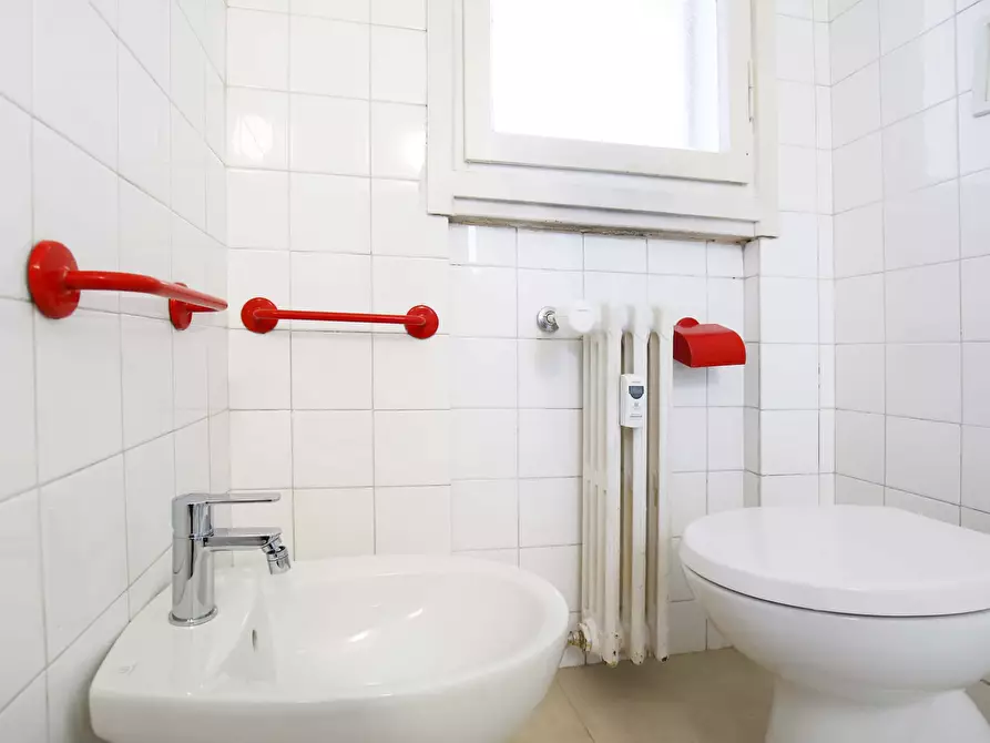 Immagine 24 di Camera in affitto  in Via Carlo Marx6 a Milano