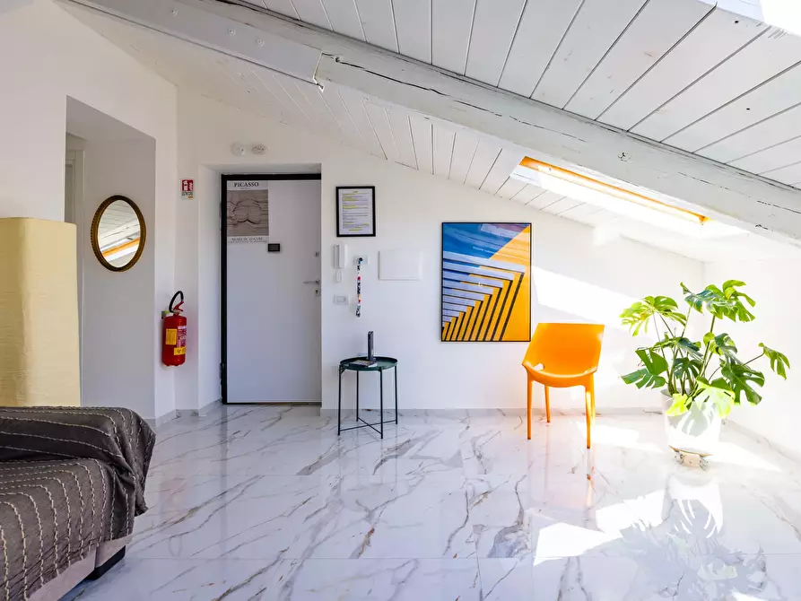 Immagine 2 di Appartamento in affitto  in Corso Giuseppe Garibaldi316 a Napoli