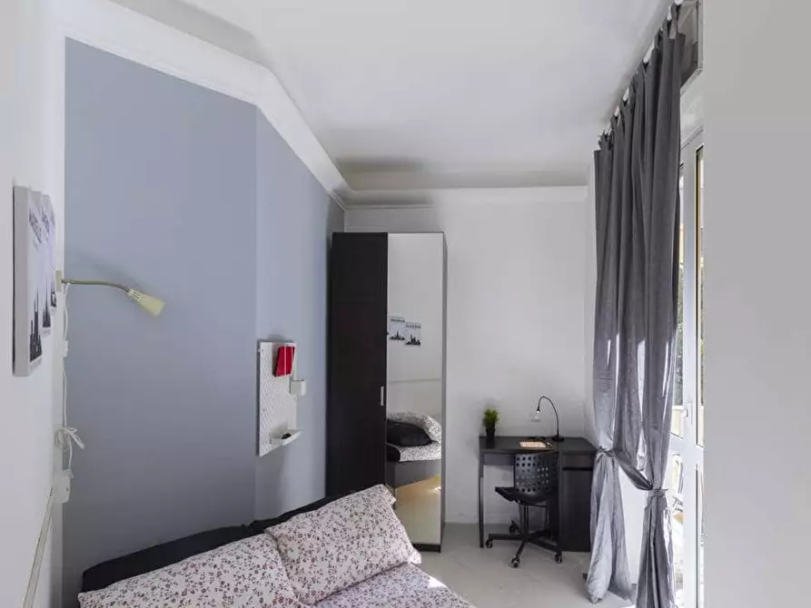 Immagine 2 di Camera in affitto  in Via Cadibona9 a Milano