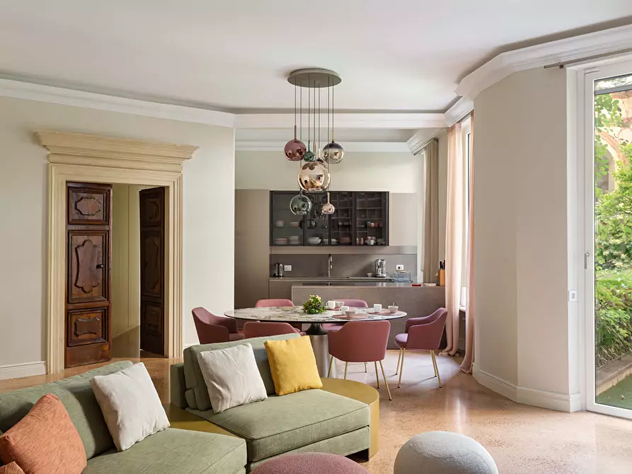 Immagine 24 di Appartamento in affitto  in Via dei Piatti4 a Milano