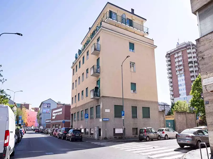 Immagine 16 di Camera in affitto  in Via Legnone15 a Milano