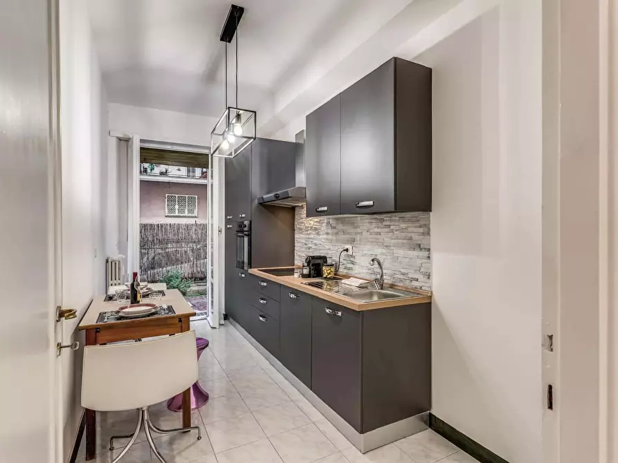 Immagine 9 di Appartamento in affitto  in Via Damaso Cerquetti6 a Roma