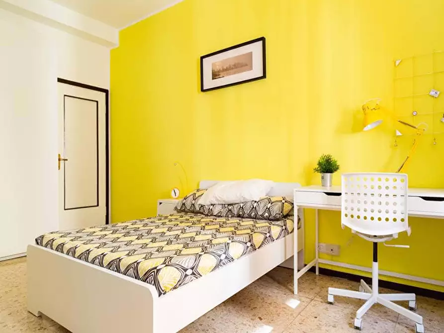 Immagine 1 di Camera in affitto  in Via Melchiorre Delfico24/2 a Milano