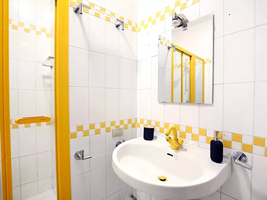 Immagine 10 di Camera in affitto  in Via Privata Mauro Rota8 a Milano