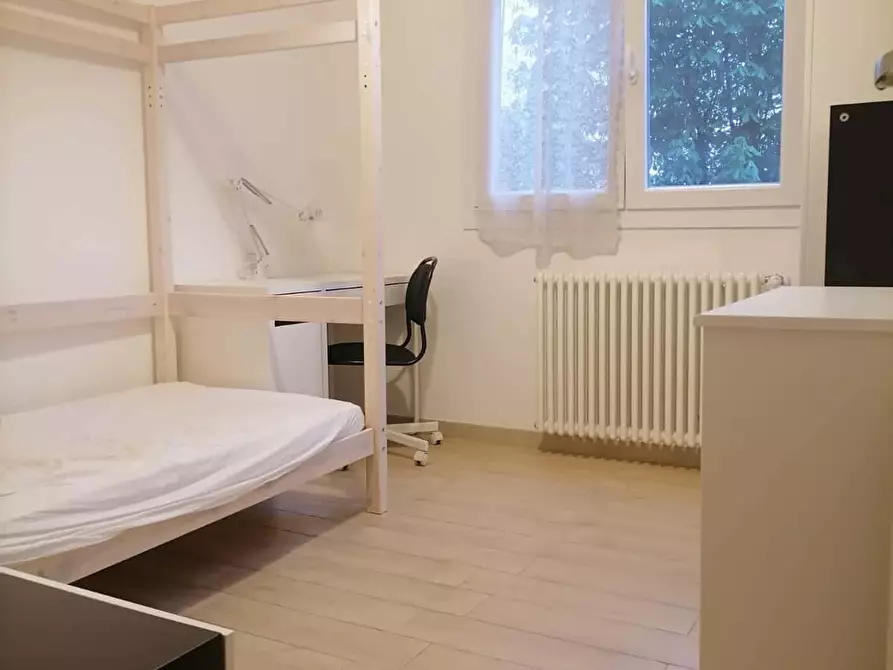 Immagine 1 di Camera in affitto  in Via Alessandro Litta Modignani113 a Milano