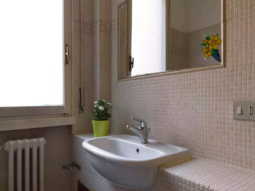 Immagine 5 di Camera in affitto  in Viale Coni Zugna27 a Milano