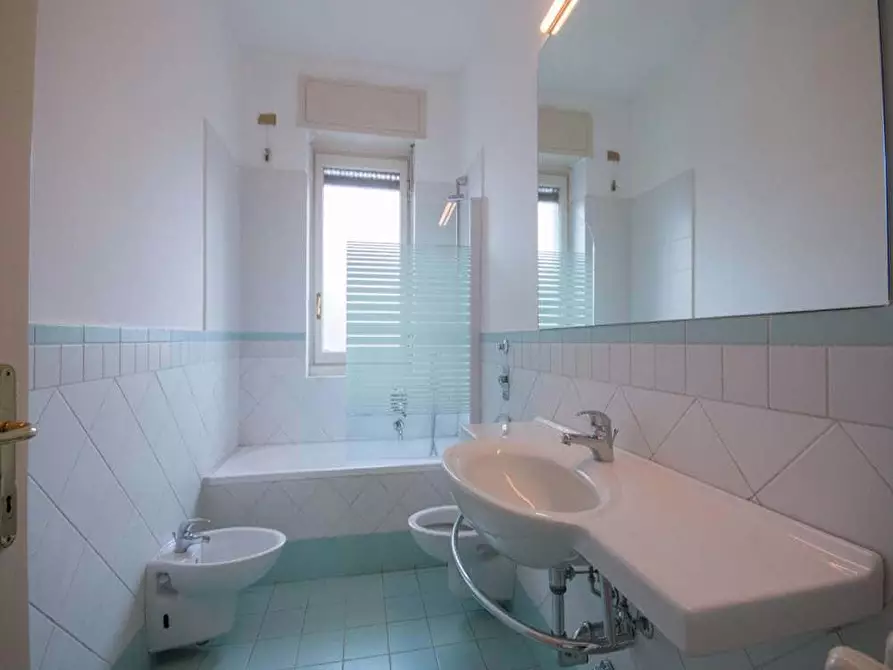 Immagine 8 di Camera in affitto  in VIA RESSI12 a Milano